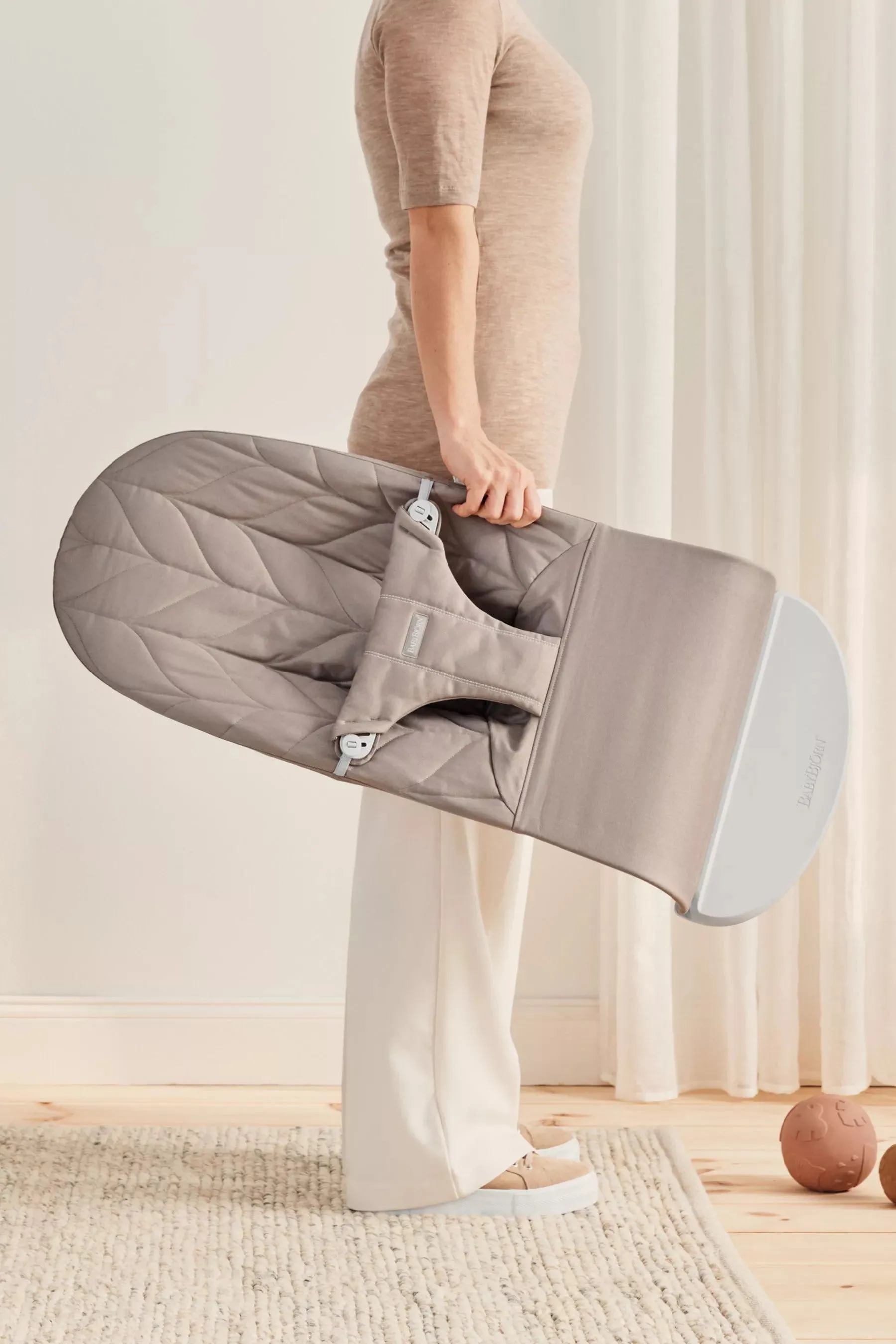 Babybjorn Bouncer Bliss Woven -Petal quilt - Sand Grey
