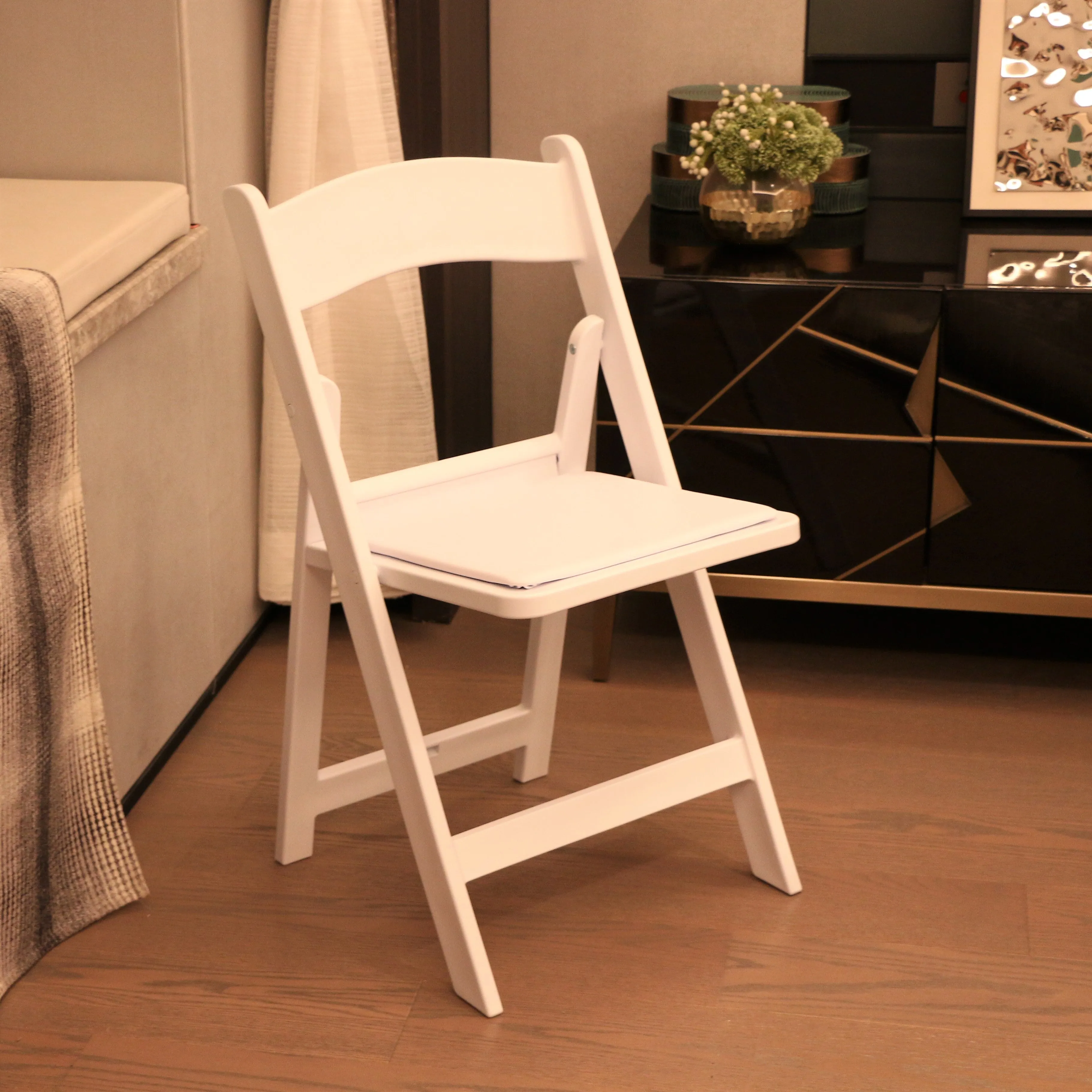 BTExpert Resin Folding Chair Vinyl Padded Seat Indoor Outdoor lightweight Set for Home Event Party Picnic Kitchen Dining Church School Weddings White Set of 20