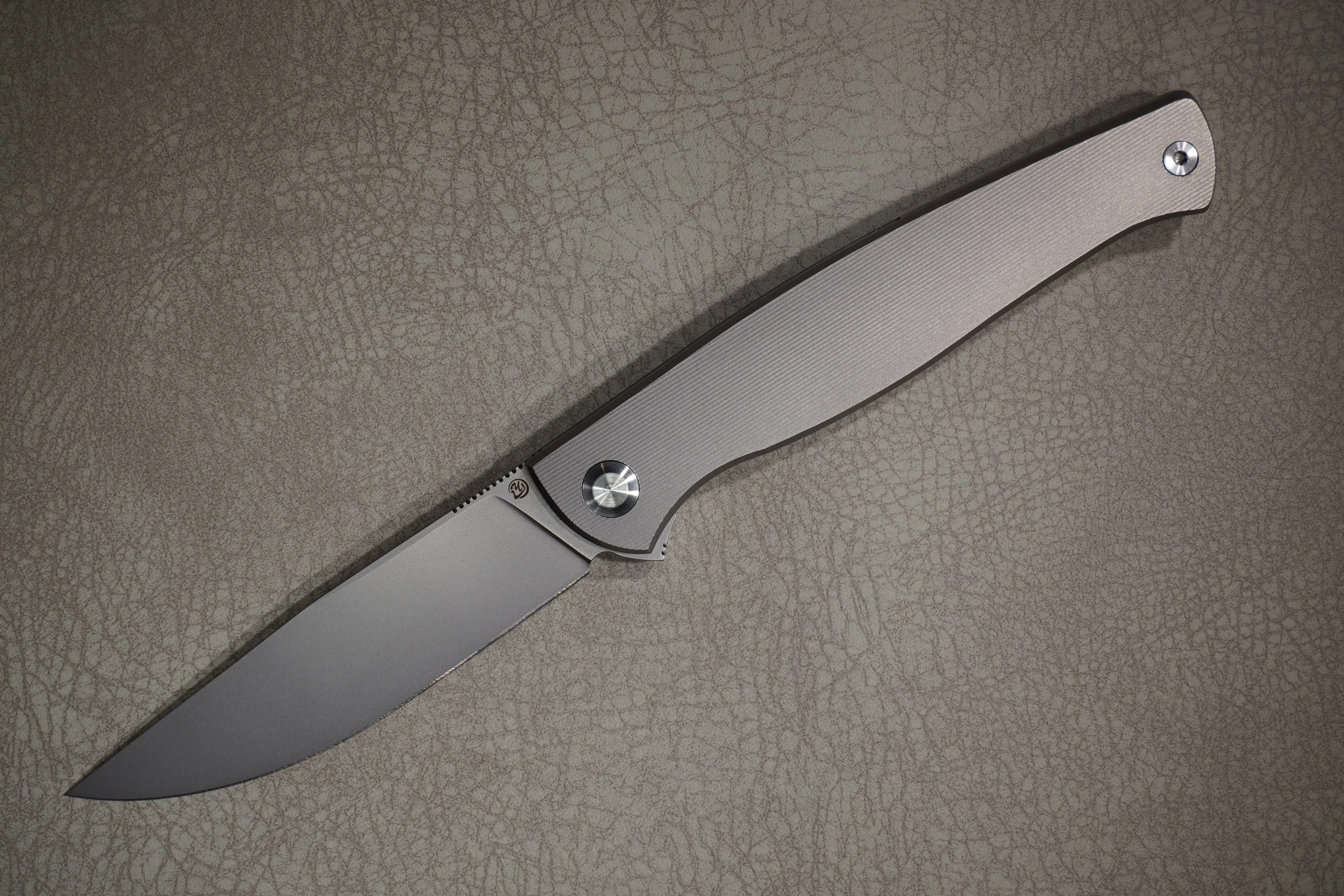 Cheburkov Knife Leader New, Steel M390, Handle Grey Titanium