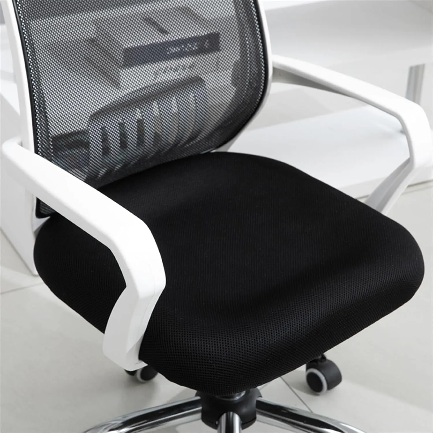 Classic Office Chair Mesh Back Swivel Office Chair Conference Room Chair with Lumbar Support and Fixed Armrests Desk Task Chair(Green)