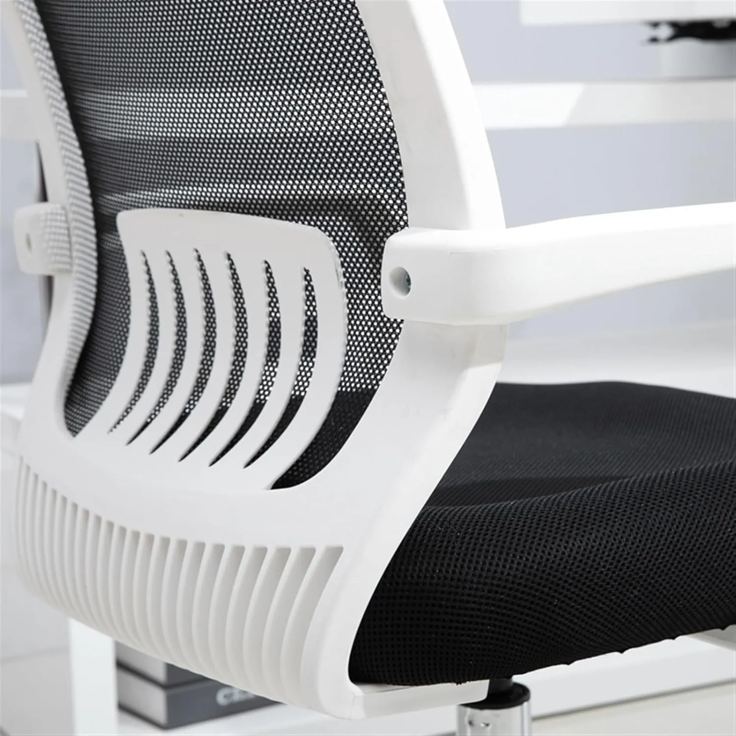 Classic Office Chair Mesh Back Swivel Office Chair Conference Room Chair with Lumbar Support and Fixed Armrests Desk Task Chair(Purple)