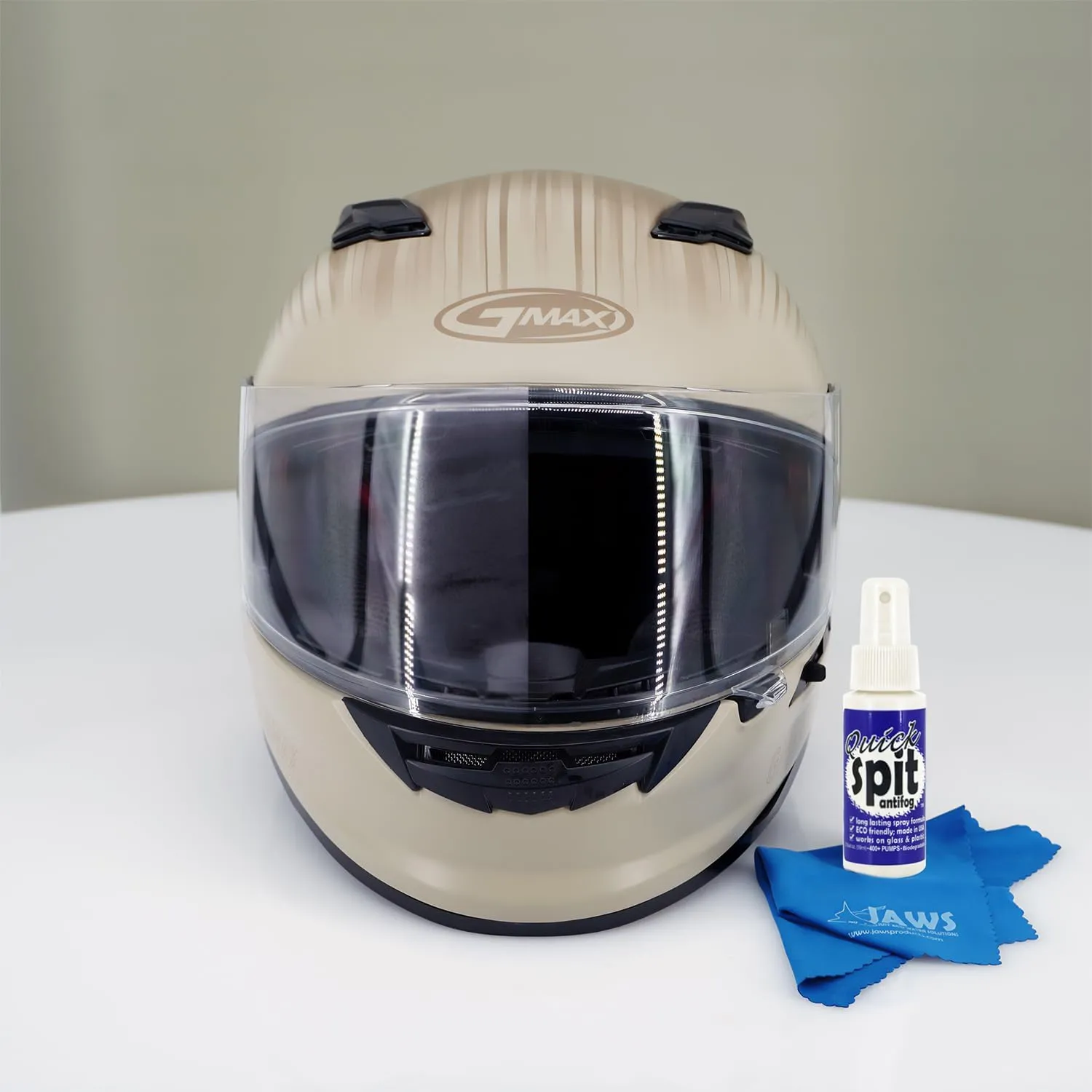 Jaws Quick Spit Anti-Fog Spray for Swim Goggles, Eye Glasses, Snorkel Mask, Scuba Divers, and Safety Eyewear, Made in The USA