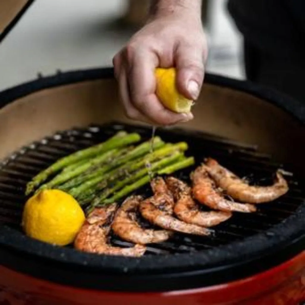 Kamado Joe 13-Inch Red Joe Jr. Ceramic Charcoal Grill With Stand Bundle - KJ13RH