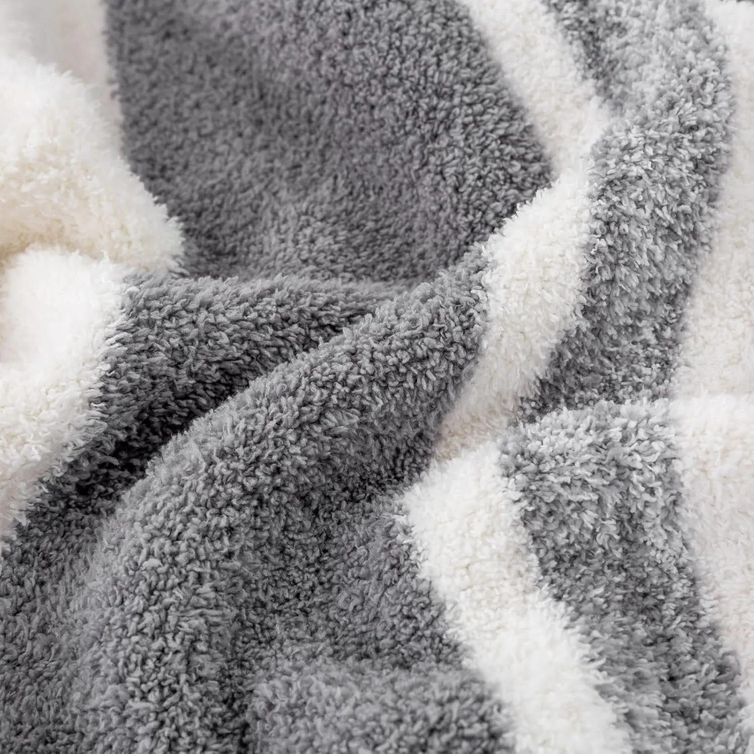 Mokoya Super Soft Summer Blanket 50"x70", Fluffy Lightweight Grey Throw Blanket for Couch, Bed, Sofa, Reversible Plush Knitted Throw Blanket, Modern Aesthetic Cozy Blanket, Gifts for Women, Men