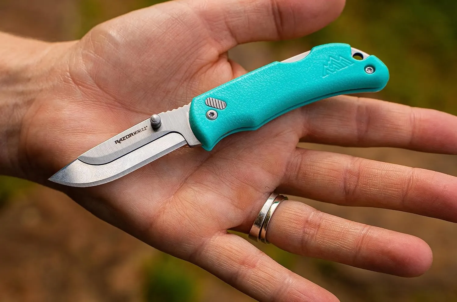 Outdoor Edge Razor Mini Folding Pocket Knife - Compact 2.2" EDC with RazorSafe Replaceable Blades - Perfect Small Everyday Carry - Includes 2 Replaceable Drop Point Blades - Great Gift for Women