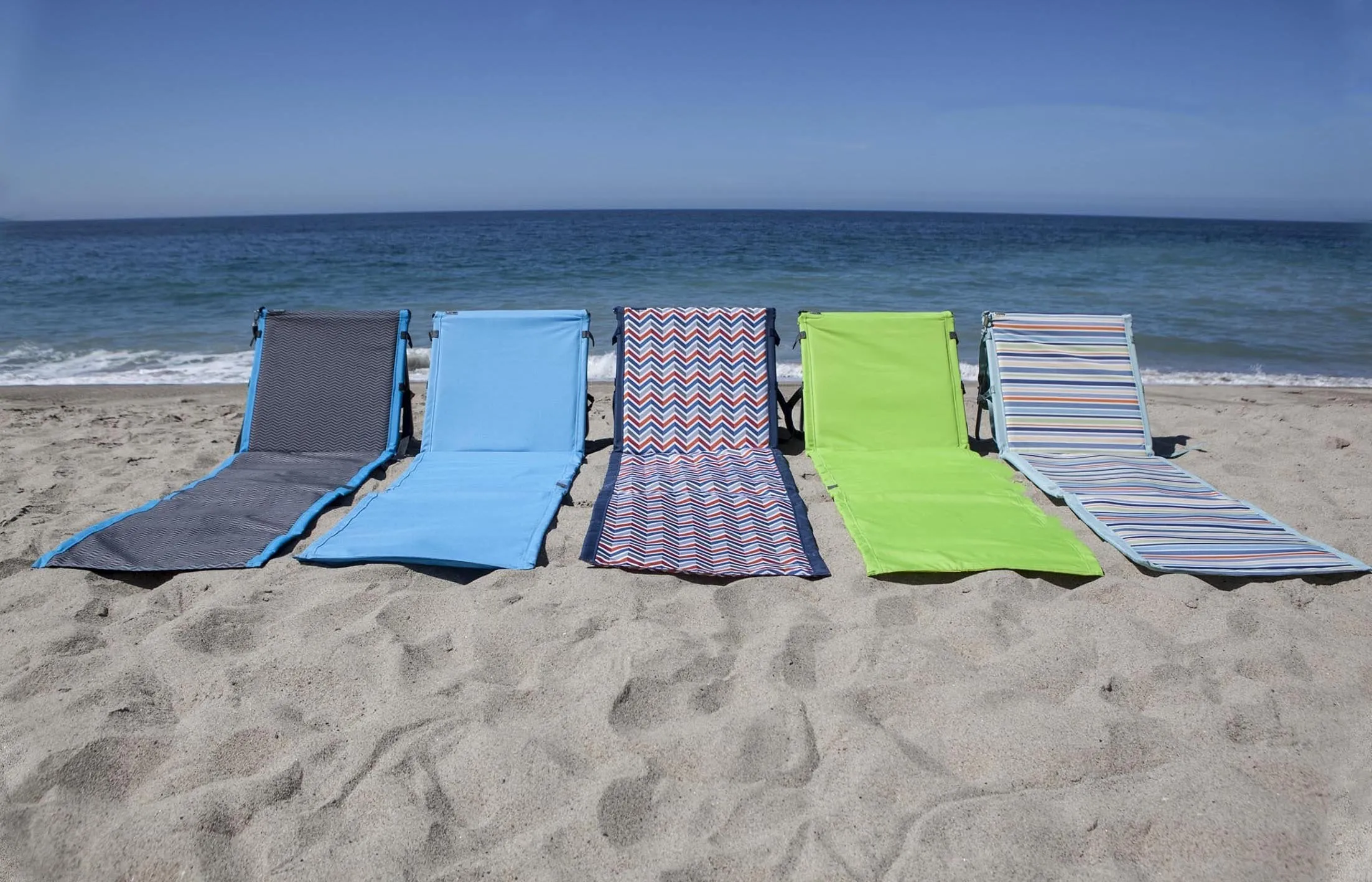 Picnic Time NIVA - a Brand Beachcomber Portable Beach Mat, Blue