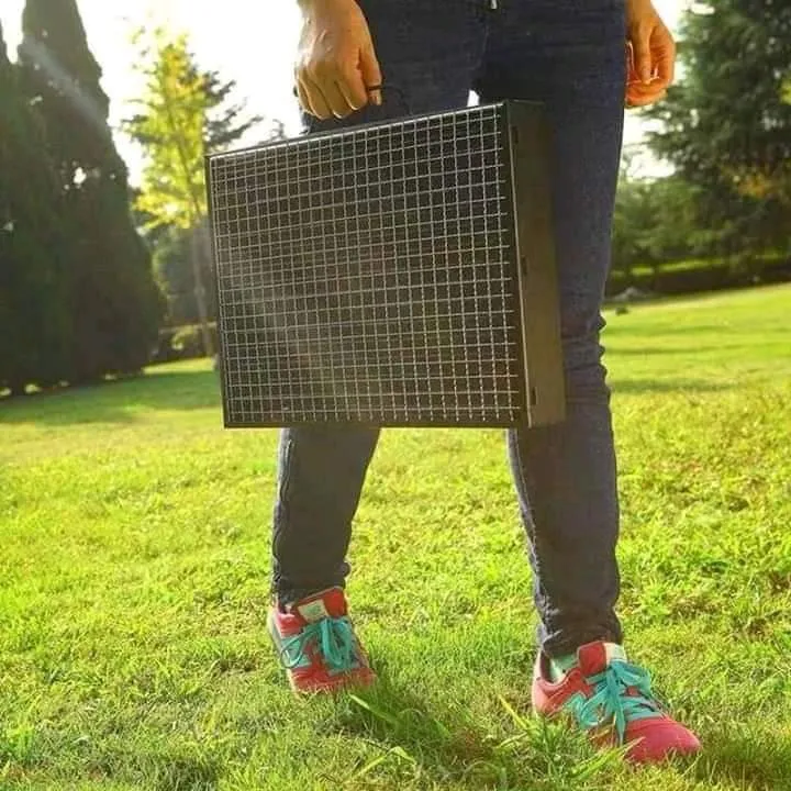 Portable barbecue charcoal grill