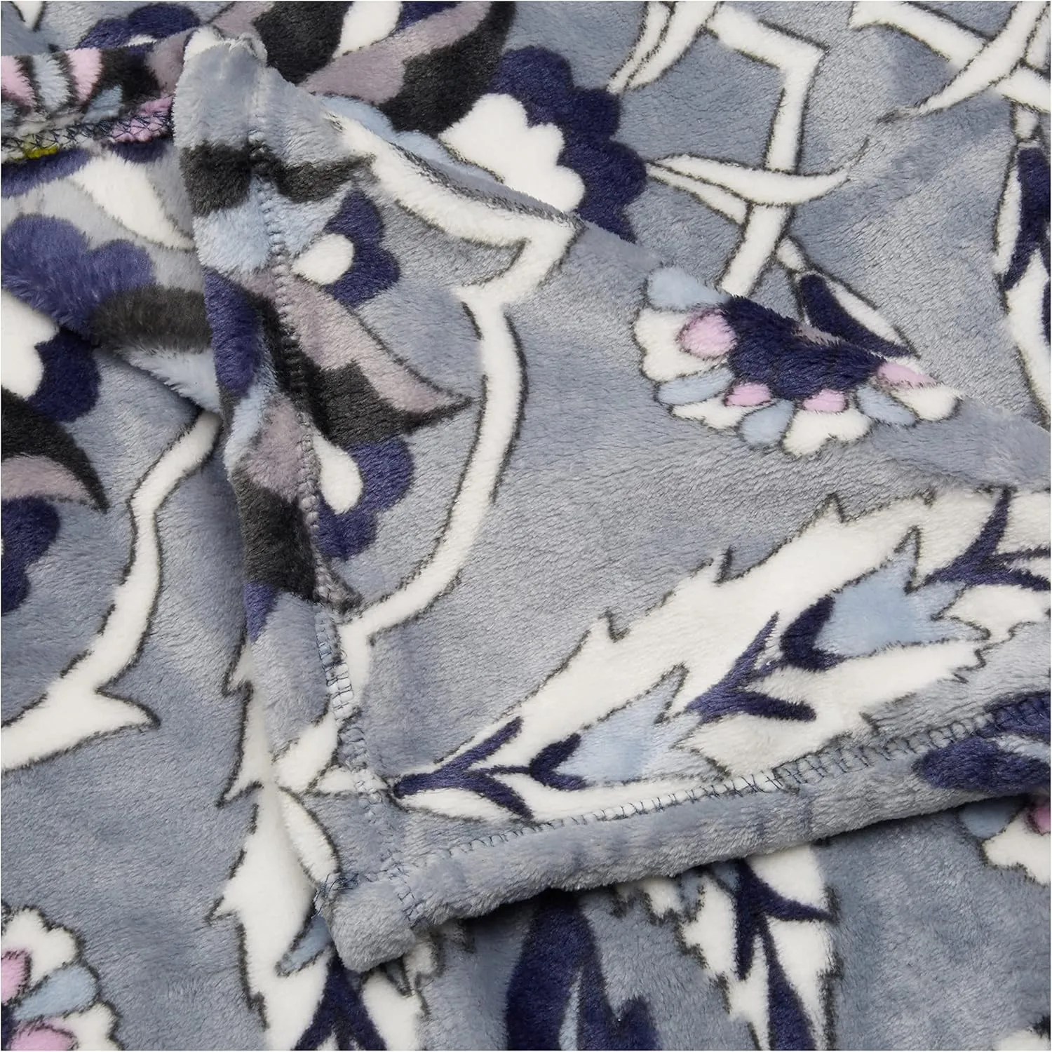 Vera Bradley Women's Fleece Plush Throw Blanket, Plaza Tile, 80 X 50