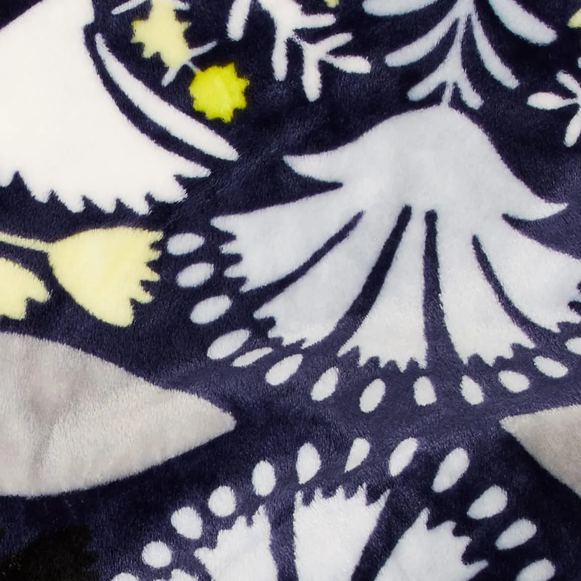 Vera Bradley Women's Fleece Plush Throw Blanket, Plaza Tile, 80 X 50