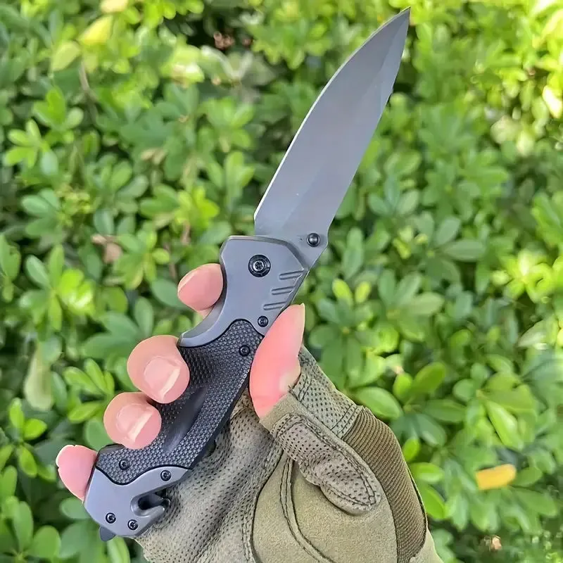 Wild West Pioneer Blade: Compact Multi-Use Outdoor Knife