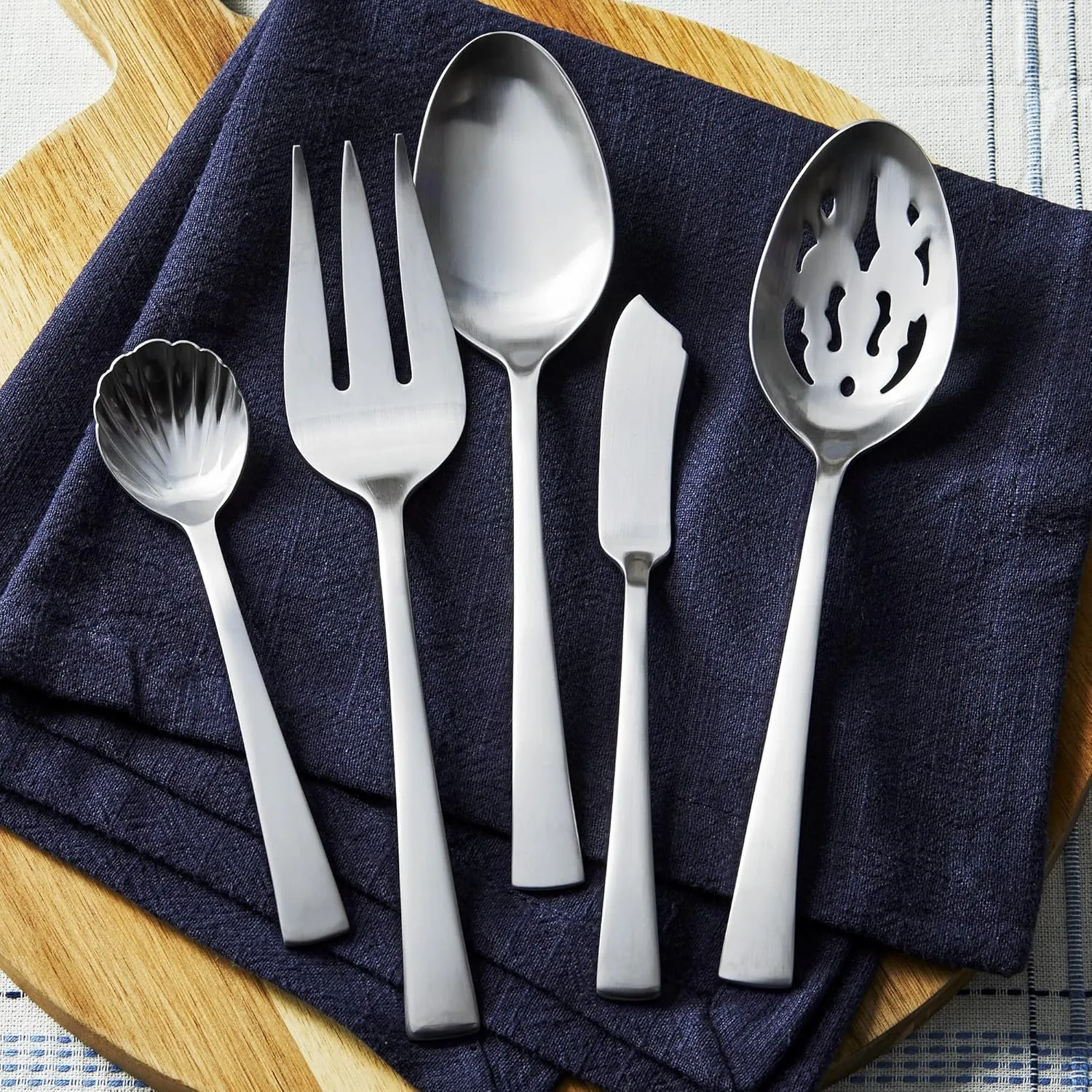 ZWILLING J.A. Henckels Bellasera (Matte Finish) 45-pc Satin Flatware Set, 18/10 Stainless Steel, Satin Finish (Not Polished)