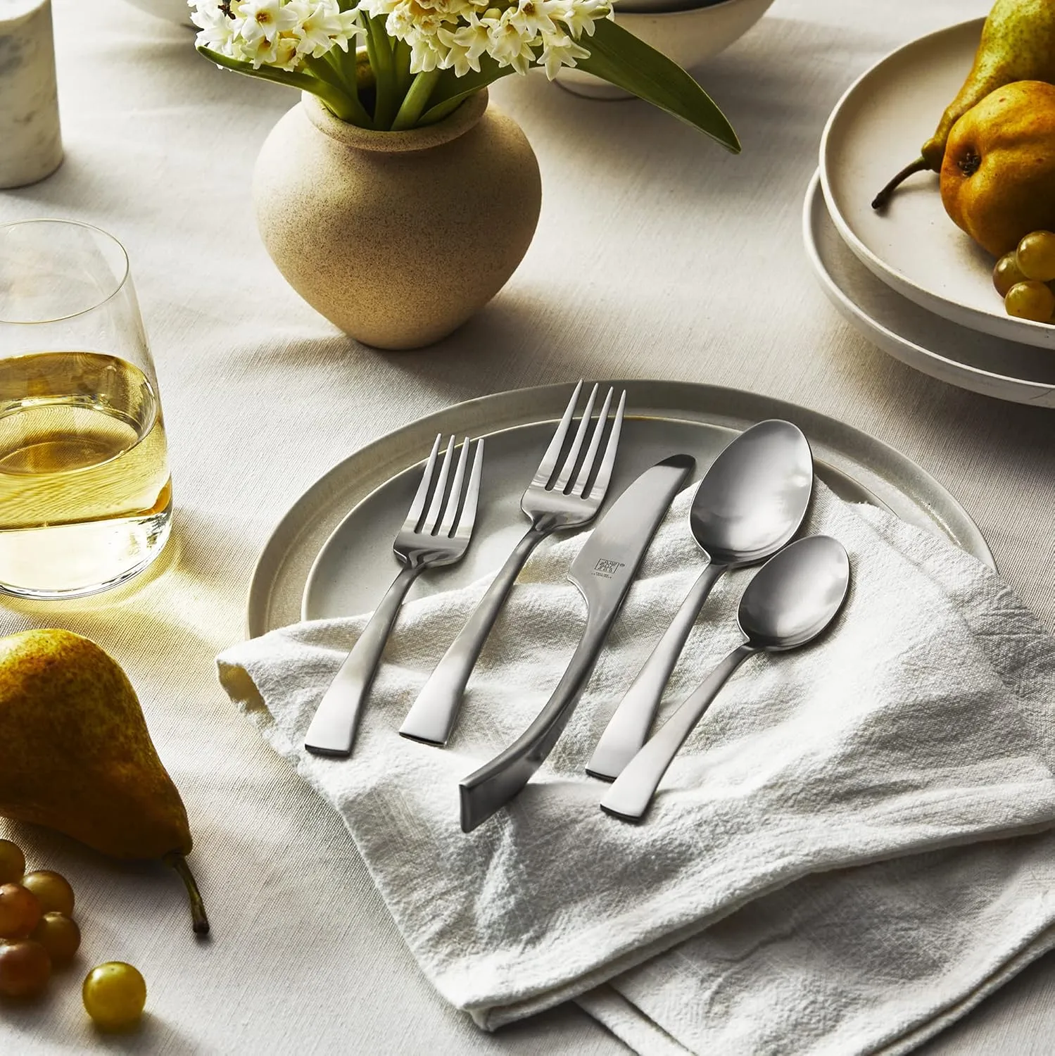 ZWILLING J.A. Henckels Bellasera (Matte Finish) 45-pc Satin Flatware Set, 18/10 Stainless Steel, Satin Finish (Not Polished)