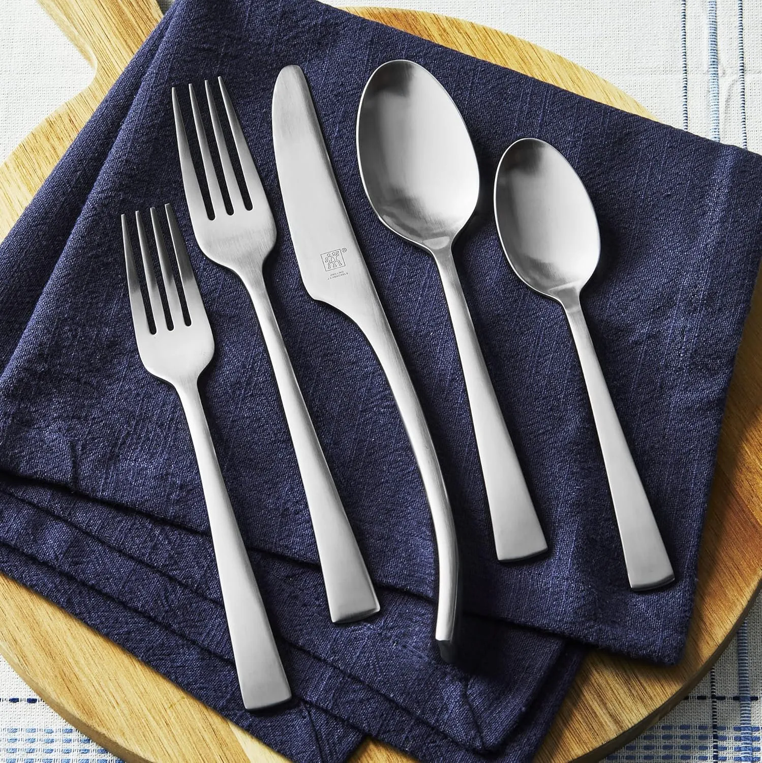 ZWILLING J.A. Henckels Bellasera (Matte Finish) 45-pc Satin Flatware Set, 18/10 Stainless Steel, Satin Finish (Not Polished)